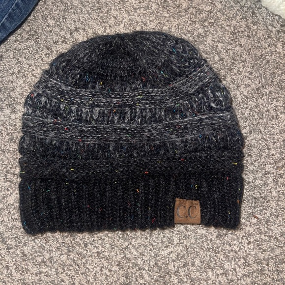 Womens Beanie - Picture 1 of 2